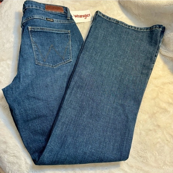 NWT Wrangler Jeans 6 (28 x 32) HiRise Fierce Flare Cotton Mineral Wash New - Picture 16 of 16